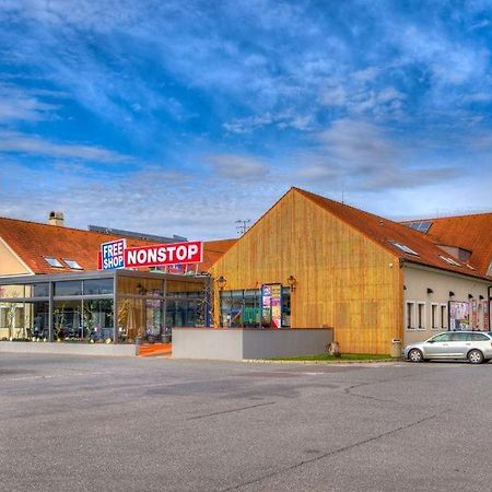 Hotel Itvv Chvalovice  Exterior foto